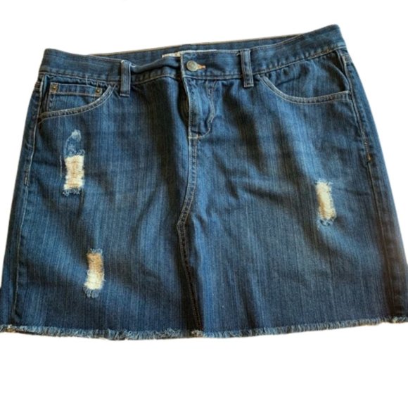 Vintage Old Navy Distressed Fringed Denim Jean Mini Skirt Size 12 LG Boho Y2K - Picture 2 of 10